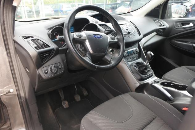 Ford Kuga 2.0 TDCI 115 CV 2WD Business 2015 - Foto 10