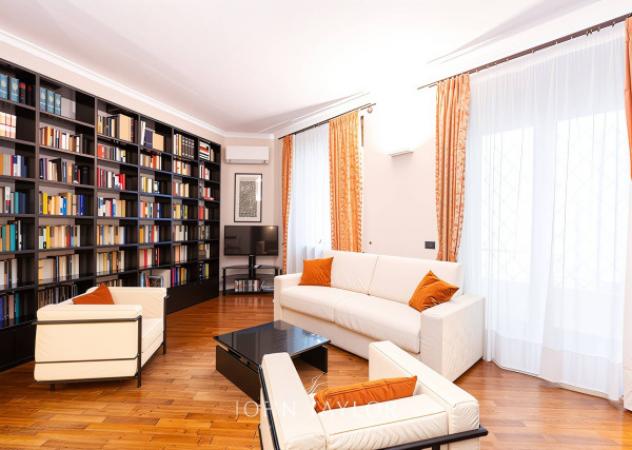 Appartamento di 100 m² con 5 locali in affitto a Milano