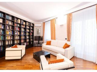 Appartamento di 100 m² con 5 locali in affitto a Milano