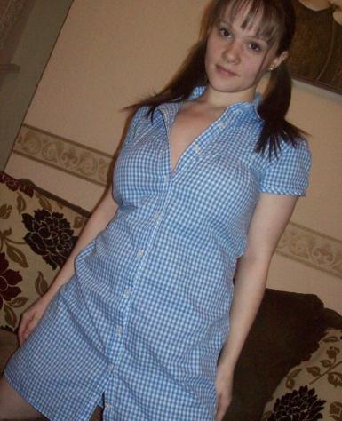Donna di Ancona, 24 anni.  Fisico Magro Tel: