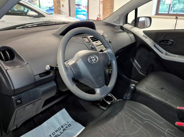 Toyota Yaris 1.0 5 porte Sol - Foto 4