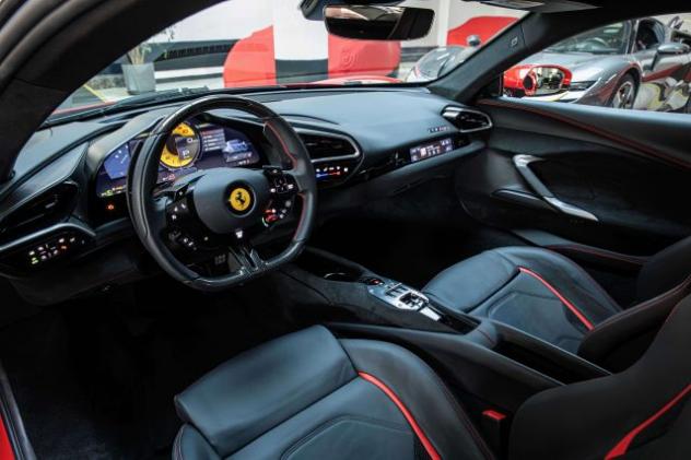 FERRARI 296 GTB|CARBON+LEDS|LIFT|CAMERA|SCUDETTI|CARPLAY rif. 23961001 - Foto 9