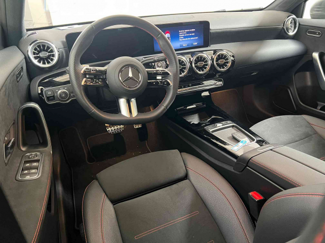 Mercedes-Benz Classe A A 200 d Aut. AMG Line Advanced Plus *18'', LED, PROMO AZZURRA* - Foto 7