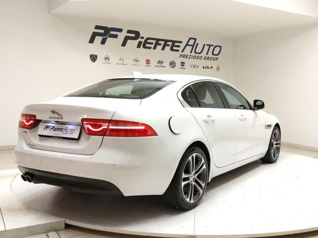 Jaguar XE XE 2.0 D Turbo 180CV Pure - Foto 4