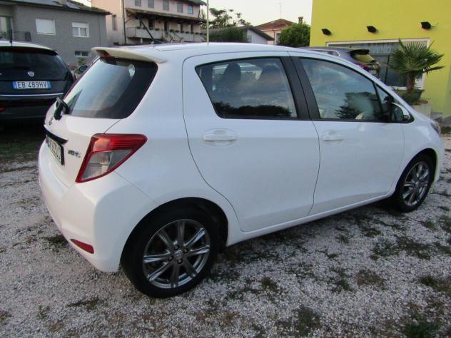 Toyota Yaris 1.3 5 p. unipr. basso chilom. - Foto 5