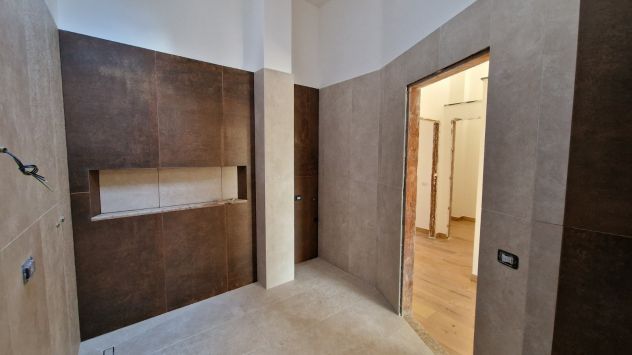 NUOVA COSTRUZIONE: SOLUZIONE INDIPENDENTE CON GIARDINO ESCLUSIVO – CORSO UMBERTO - Foto 9