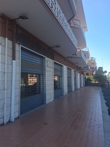 Negozio C1 a Via Casilina zona Giardinetti - Foto 2