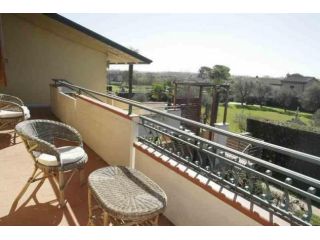 Appartamento in affitto a Ronchi - Massa 86 mq  Rif: 1251924
