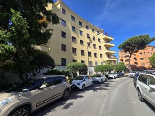 Pentalocale in affitto a Roma