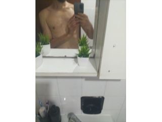 Amore e incontri Lovere - Ragazzo di Lovere posso ospitare cerco donne mature o giovani che vogliono  &hellip; Tel:3500308352