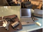 Computer Mac Powerbook (fine anni '90) e stampante portatile