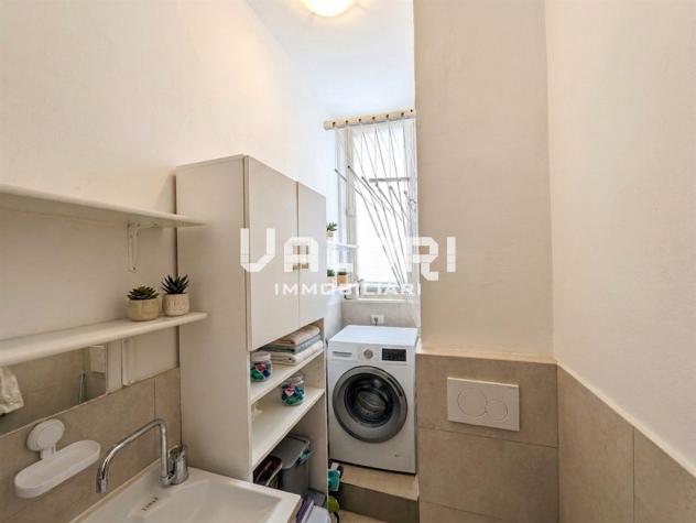 Esclusivo Appartamento Ristrutturato con 3 Camere e 2 Bagni nel Grattacielo Monti - Foto 13