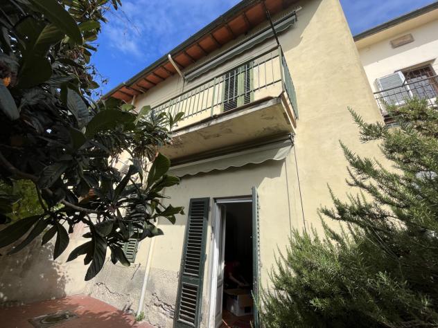 VILLINO di 6 vani e di 150 mq (POGGIO A CAIANO) rif. L1161_2