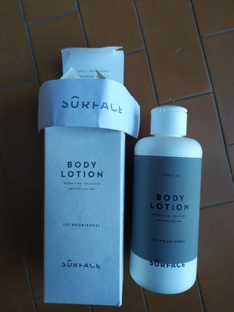 SURFACE CREMA LOZIONE PER IL CORPO
