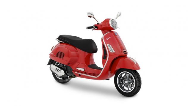 Vespa AMG GT VESPA GTS SUPER 125 HPE E5+ ROSSO CORAG