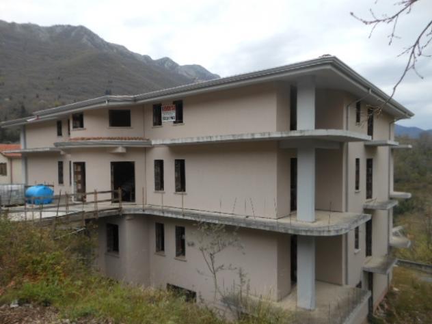1831/FONTEGRECA Terracielo al grezzo su quattro livelli per un totale di mq 700 in via Restaurazione a Fontegreca - Foto 2