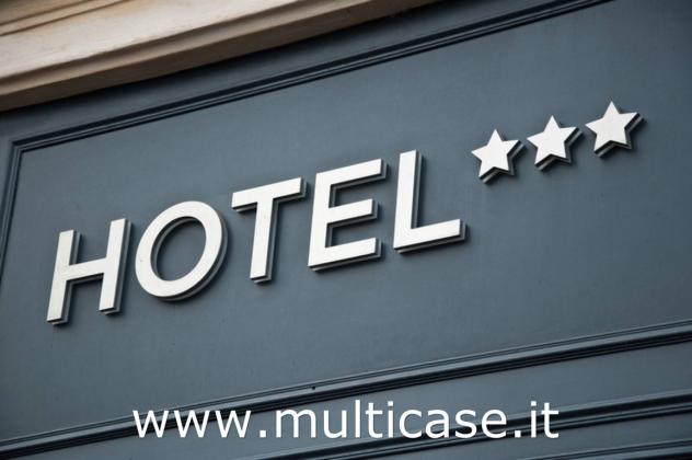 HOTEL 3 STELLE IN VERSILIA, A 150 METRI DAL MARE