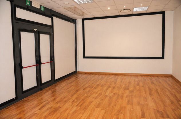 PADOVA EST – UFFICIO PIANO TERRA CON GARAGE E GRANDE VISIBILITÀ - Foto 2