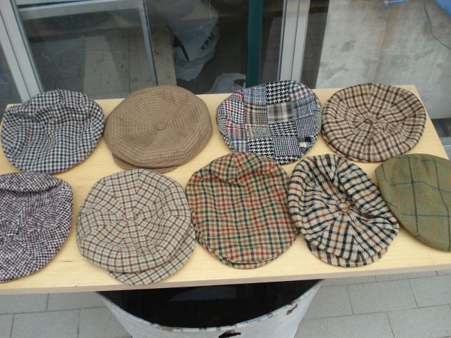BERRETTI E CAPPELLI USATI COME NUOVI - Foto 2