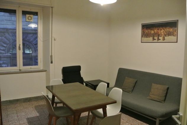 PISA CENTRO AFFITTO UN POSTO LETTO IN AMPIA DOPPIA PER STUDENTI - Foto 4