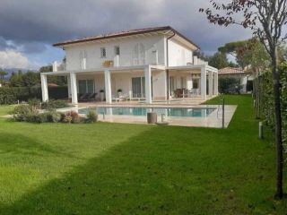 Villa in affitto a Pietrasanta