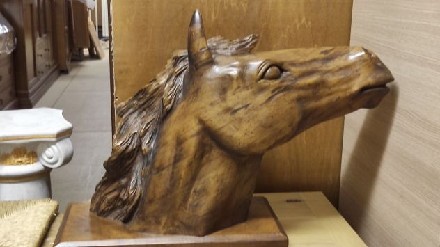 Scultura in legno testa di cavallo - su unico pezzo