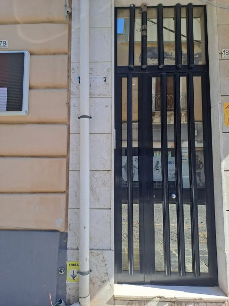 Primo piano nei pressi di piazza Duomo.Rif:VR241