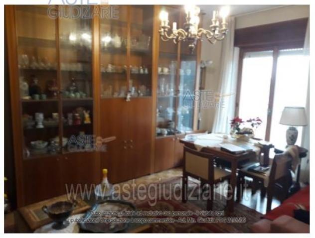 IMMOBILI-IMMOBILE RESIDENZIALE-Via Plinio 6 - Foto 3