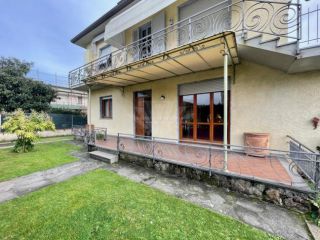 APPARTAMENTO di 5 vani e di 100 mq (SERAVEZZA - Querceta) rif. 1543