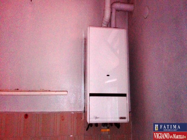 FOGGIA – VENDESI – VIA LECCE – TRATTABILE – MQ. 110 – 2 ingressi – 2 cortili - Foto 9