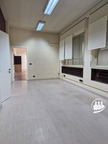 Locale commerciale in affitto a Torino, Pozzo Strada