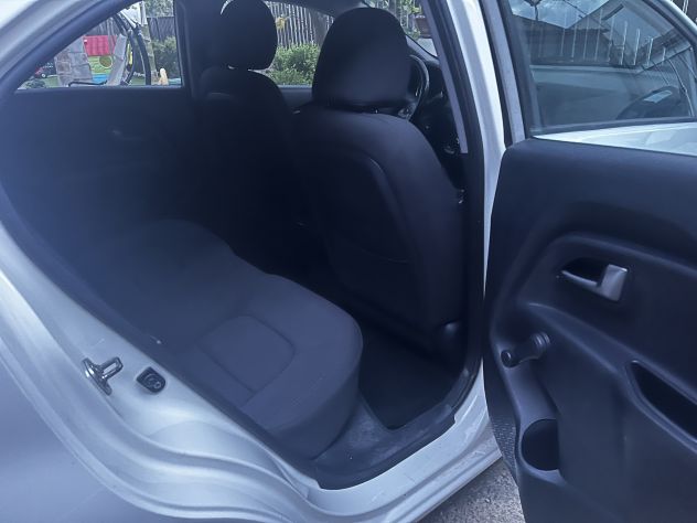 KIA RIO 1.1 CRDI - Foto 6