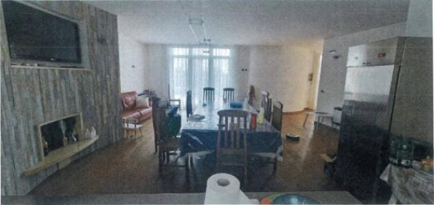 Immobile in asta di 266 m² con più di 5 locali e box auto in vendita a Nereto - Foto 3