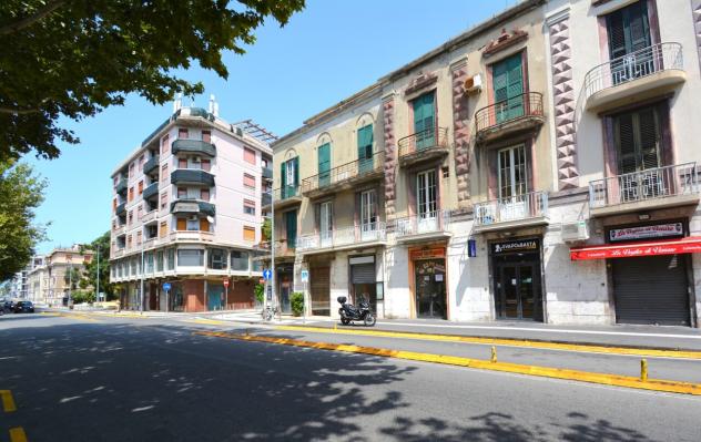 Locale commerciale in vendita a Messina