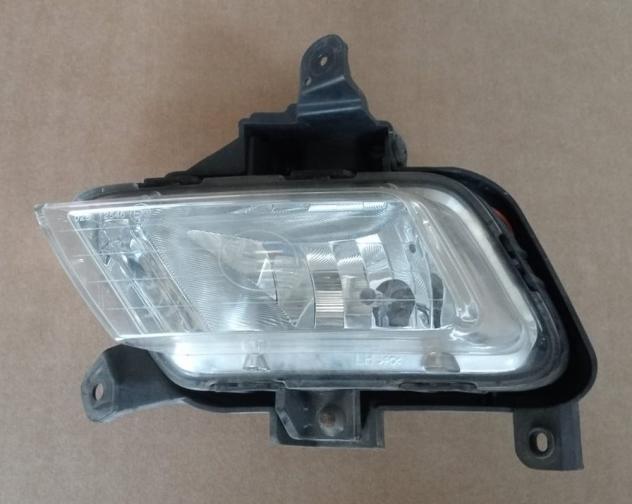 PROIETTORE FENDINEBBIA S. KIA CEE'D (ED) 5 porte 999-U53272 Parti elettriche  Fanaleria  Fendinebbia  Fendinebbia dx. KIA - CEED 5 porte - 01-09-2009