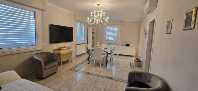 casa indipendente in vendita a Rimini in zona Viserba