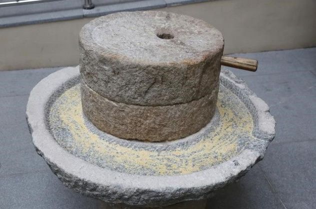 Piatto doccia rustico ricavato da un'antica macina - Foto 5