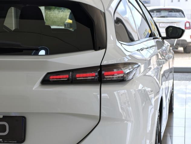 Peugeot 308 BlueHDi 130 EAT8 SW Allure Pack 2022 - Foto 9