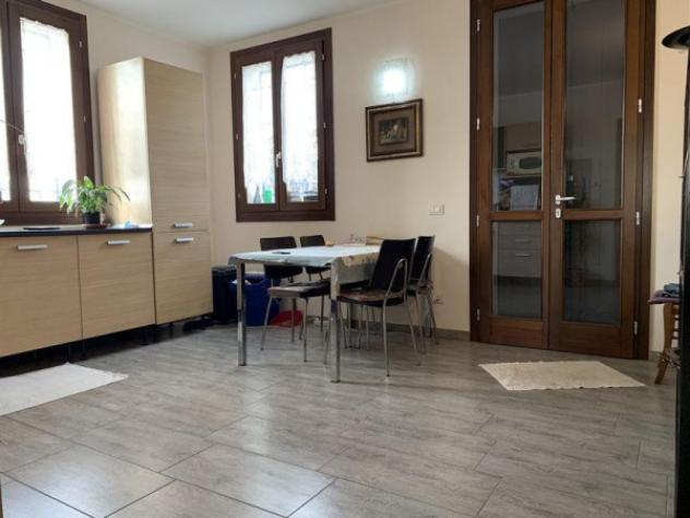 Casa indipendente di 240 m² con più di 5 locali e box auto in vendita a San Felice sul Panaro - Foto 6