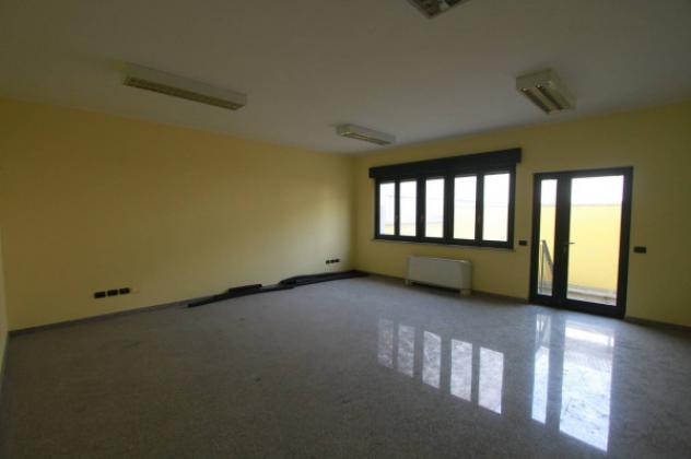 Immobile di 813 m² con 1 locale in affitto a Pero - Foto 10