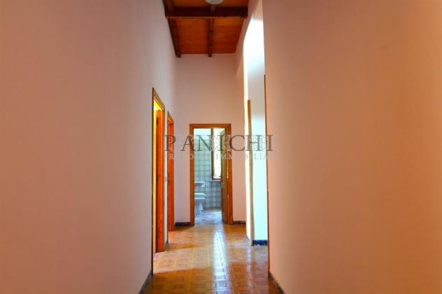Porzione di casolare con ampio garage, resede e oliveto - Foto 9