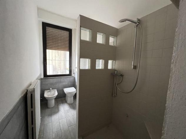 Complesso immobiliare composta da 527 mq di magazzini e 87 mq di abitazione da ristrutturare - Foto 13