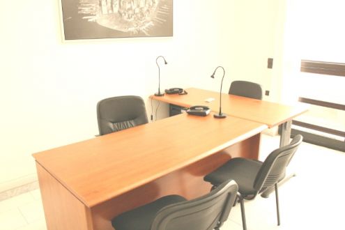 Ufficio arredato pronto ALL INCLUSIVE con posti auto euro 299 - Foto 2