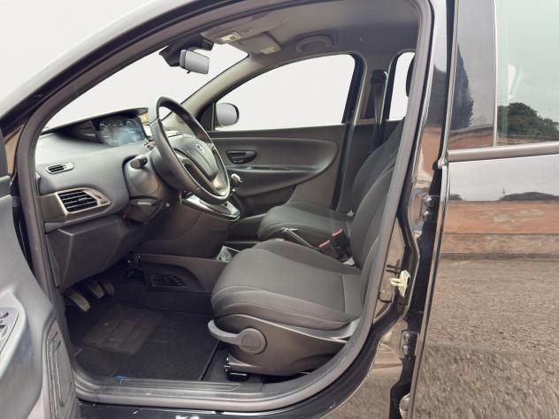 Lancia Ypsilon 1.0 FireFly 5 porte Hybrid Gold - 2023 - Foto 9