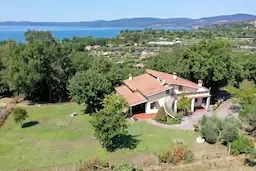 Trevignano Romano – Un'Esclusiva Tenuta sul Lago