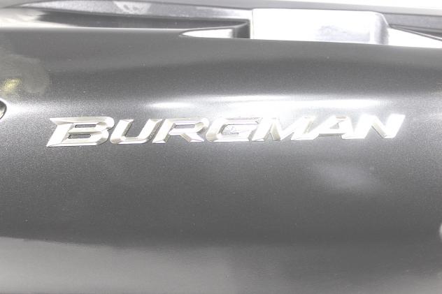 CARENA POSTERIORE DESTRA SUZUKI BURGMAN 400 LUX 2012 - 2016 4711105H00 REAR RIGHT FAIRING - Foto 2