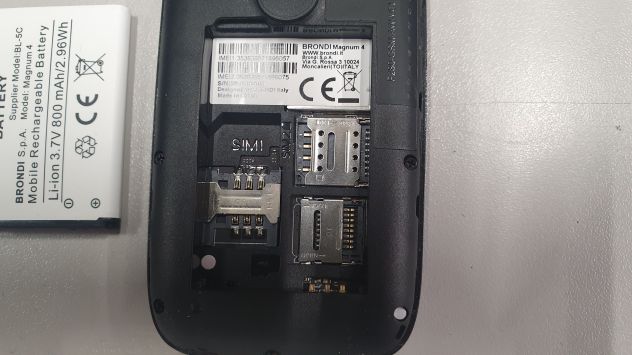 Telefono brondi Magnum 4-Blu-Mai usato - Foto 5