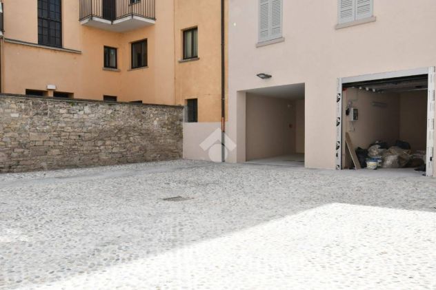 Appartamento di 500 Mq con Giardino In Via Parini