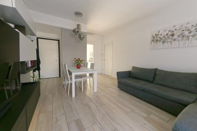 Lissone vicino stazione e centro recente trilocale cucina abitabile e box doppio
