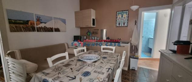 CENTRO STORICO - Pressi Piazzetta Cuba - N° 2 appartamenti in uno – 2° e ultimo p. s/a – 90 mq ca. – 5 vani + acc. Ottime condizioni, ben rifiniti. E - Foto 4
